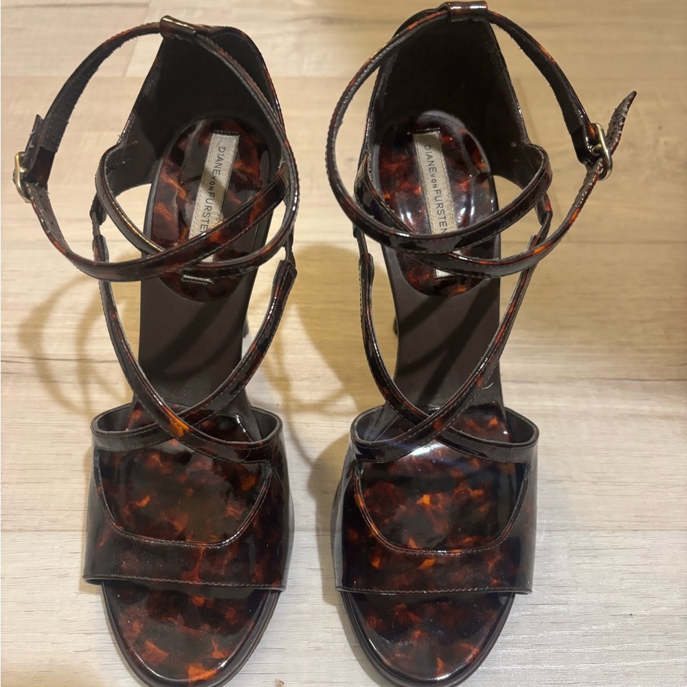 DVF strappy heeled Sandals. Size 7.